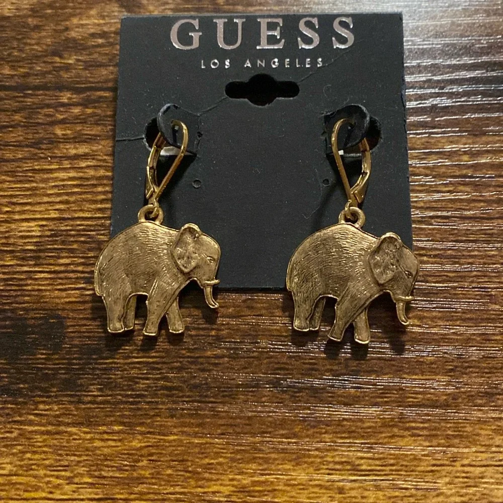 Beautiful elephant earrings NWT - Picture 1 of 4